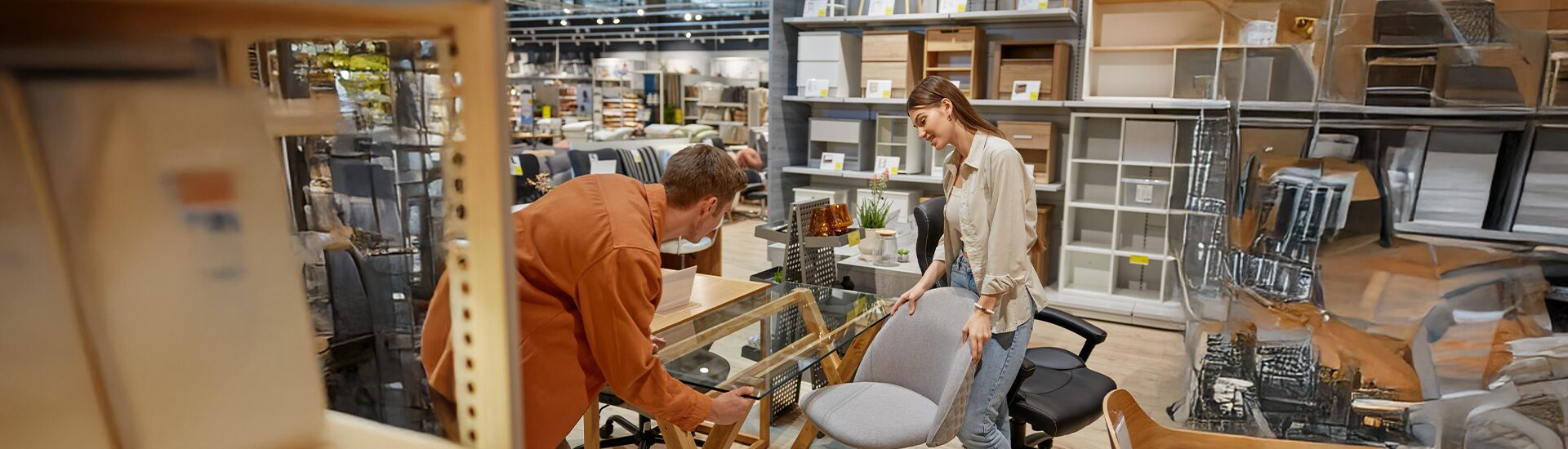 How to Store Furniture in a Storage Unit?